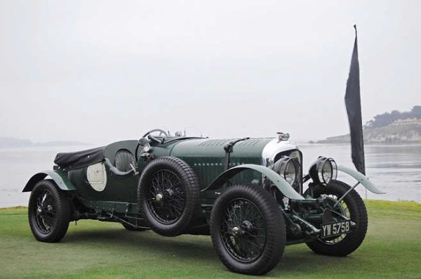 Въплъщение на класическото Bentley от епохата, когато компанията още не бе погълната от Rolls-Royce. Всички ремъци на капака, британски флагове и пилотска кабина, която прилича на самолетна от Първата световна война. Труден за шофиране поради обърнатите педали и кутията без синхронизиране. Но дори и днес малко коли ще ви дадат толкова интензивно преживяване. 